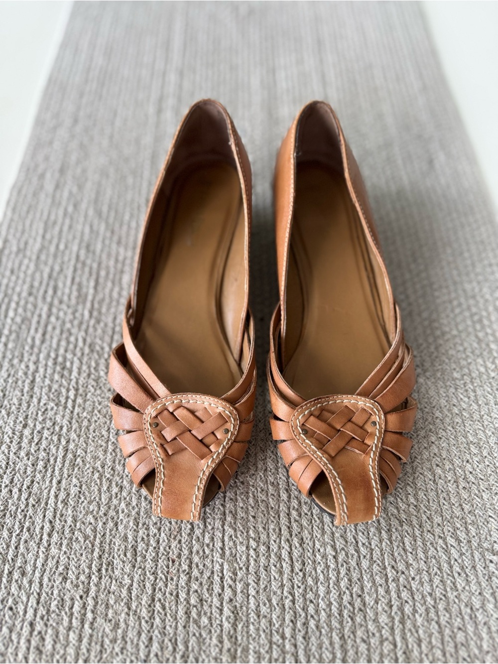 Vintage St. John’s Bay Cognac Tan Woven Leather Huarache Wedge Sandals Sz 9